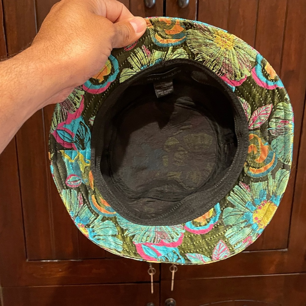Hat - Picture 4 of 6